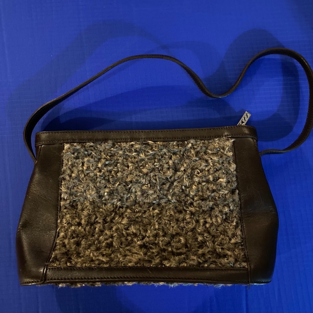 Vintage -( estimate late 90’s/early 2000’s) Maxx  New York brown handbag